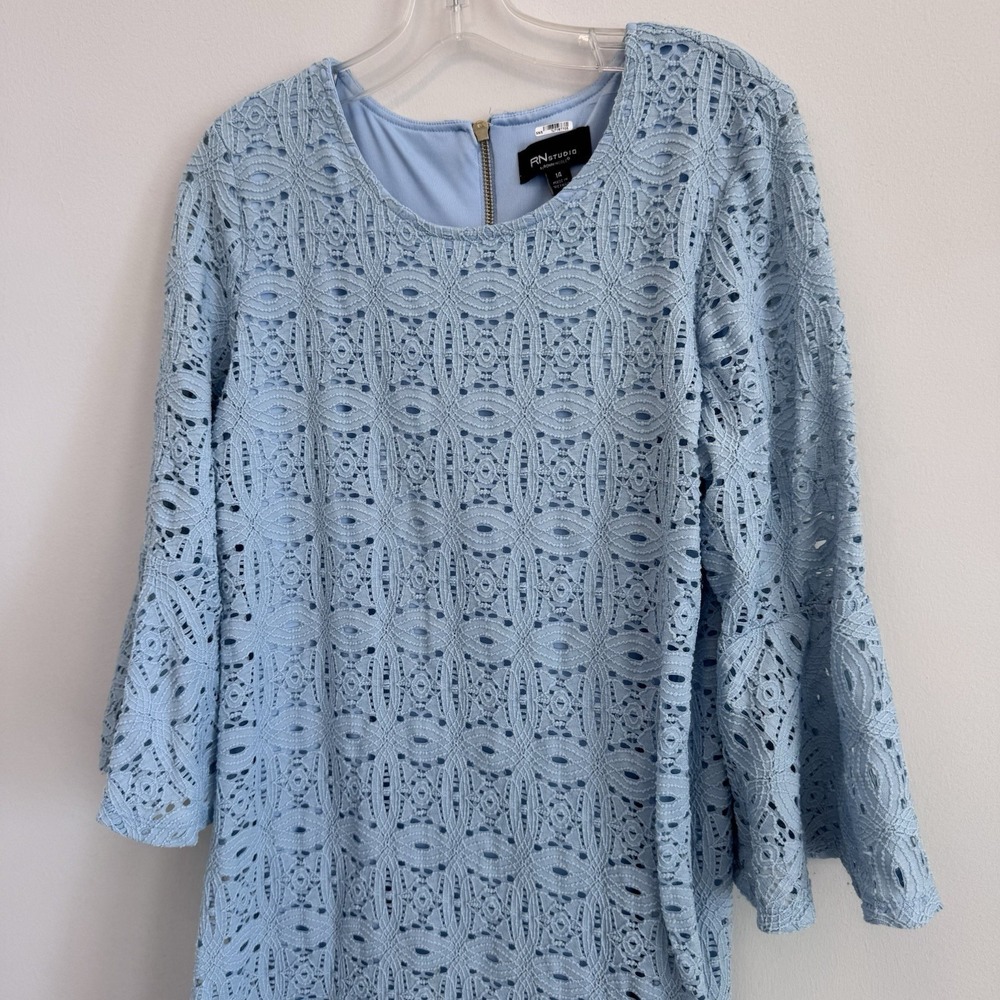 RN Studio Blue Lace Shift Dress Women's Size 14 Bell Sleeve Lined Zip Back